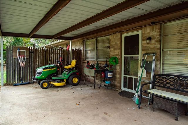 714 Oak Park Drive, Choctaw, OK 73020