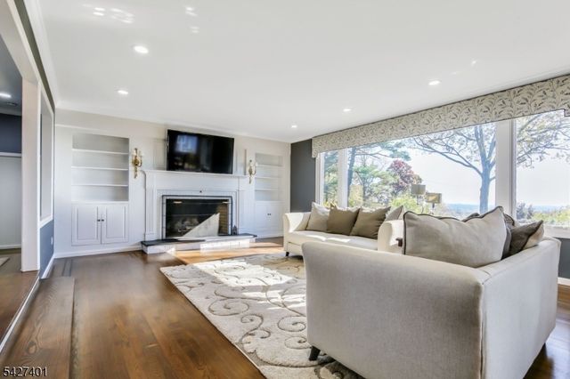 1008 Mary Allen Ln, Mountainside Boro, NJ 07092