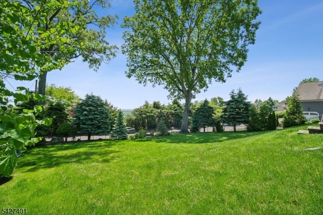 1008 Mary Allen Ln, Mountainside Boro, NJ 07092