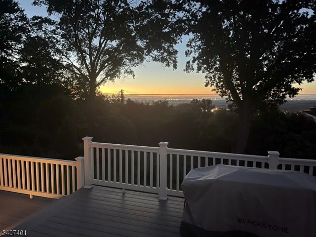 1008 Mary Allen Ln, Mountainside Boro, NJ 07092