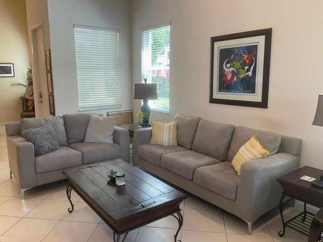 9201 Wentworth Lane, Port St. Lucie, Port St Lucie, FL 34986