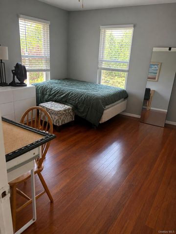 533 Montauk Highway, Westhampton Beach, NY 11978