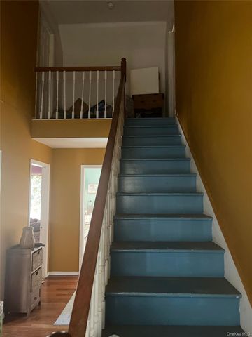 533 Montauk Highway, Westhampton Beach, NY 11978