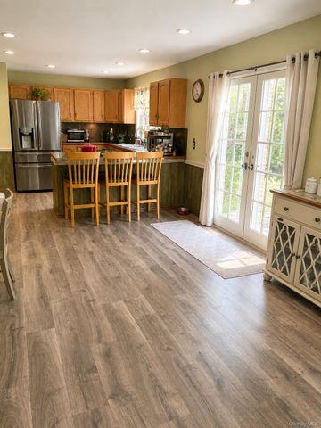 533 Montauk Highway, Westhampton Beach, NY 11978