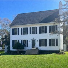 533 Montauk Highway, Westhampton Beach, NY 11978