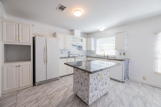 11738 Greencanyon Drive, Houston, TX 77044