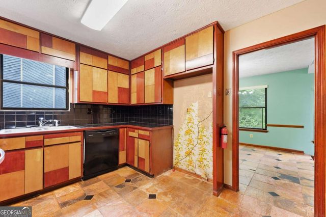 3244 Harbor Woods Road, Decatur, GA 30034