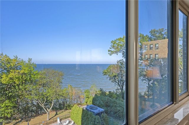 12520 Edgewater Drive 606, Lakewood, OH 44107