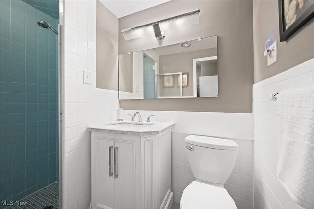 12520 Edgewater Drive 606, Lakewood, OH 44107