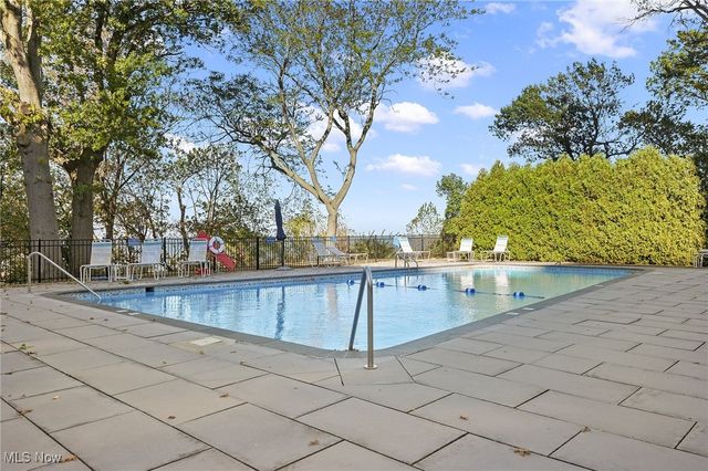 12520 Edgewater Drive 606, Lakewood, OH 44107