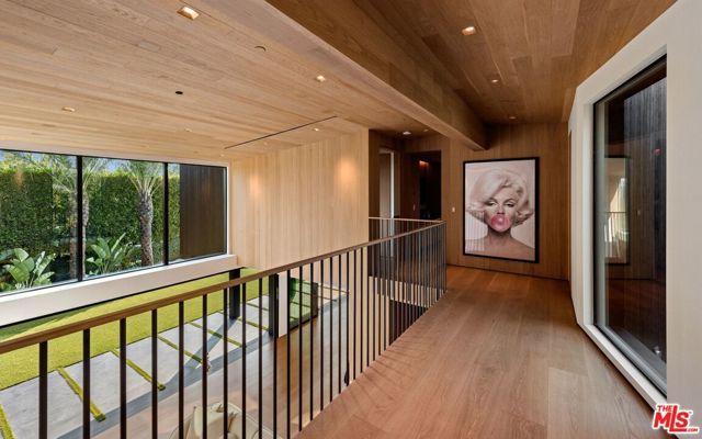 1663 Summitridge Drive, Beverly Hills, CA 90210