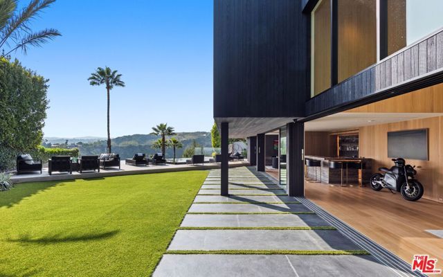 1663 Summitridge Drive, Beverly Hills, CA 90210