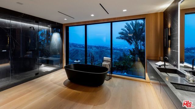 1663 Summitridge Drive, Beverly Hills, CA 90210
