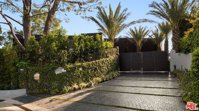 1663 Summitridge Drive, Beverly Hills, CA 90210