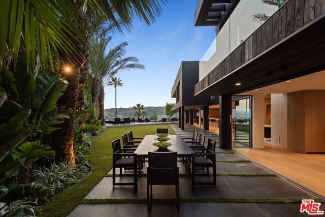 1663 Summitridge Drive, Beverly Hills, CA 90210