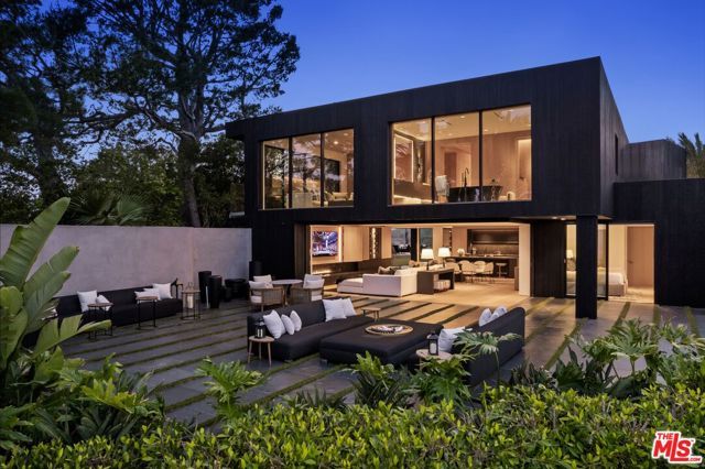 1663 Summitridge Drive, Beverly Hills, CA 90210