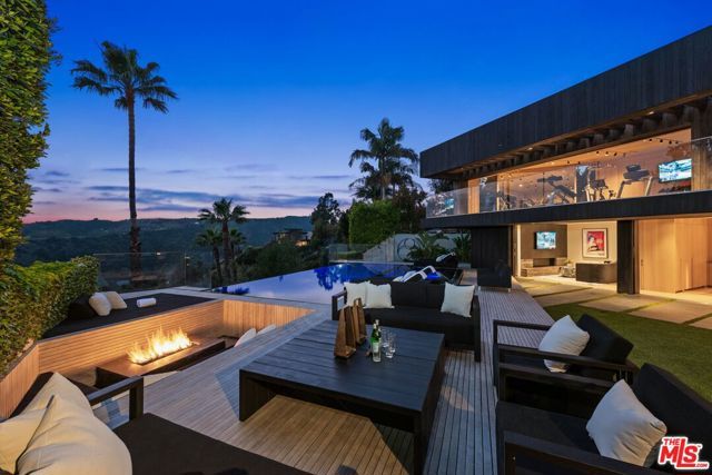 1663 Summitridge Drive, Beverly Hills, CA 90210
