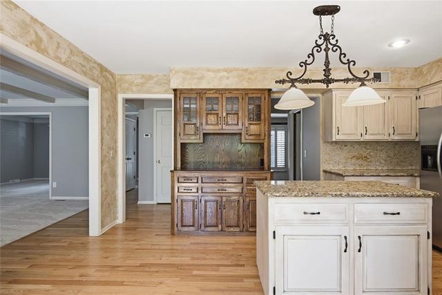 10411 W 52nd Terrace, Shawnee, KS 66203