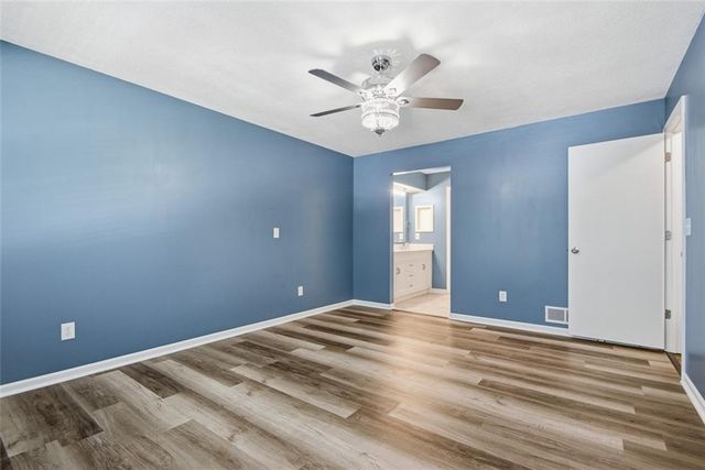 10411 W 52nd Terrace, Shawnee, KS 66203