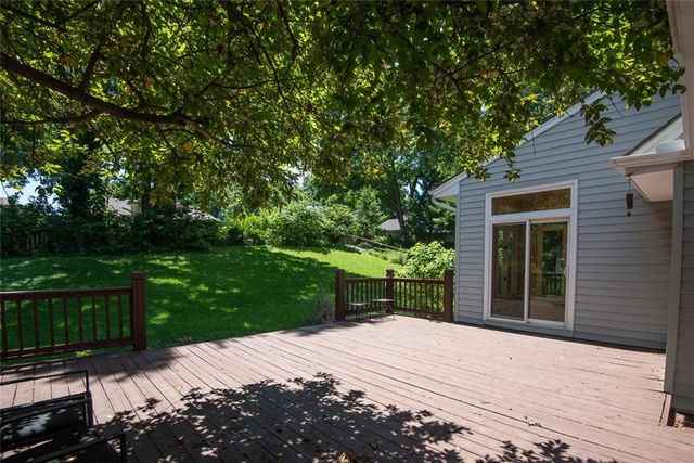 10411 W 52nd Terrace, Shawnee, KS 66203