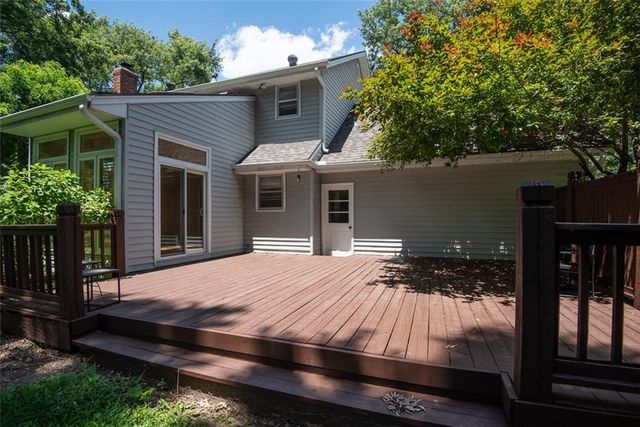 10411 W 52nd Terrace, Shawnee, KS 66203
