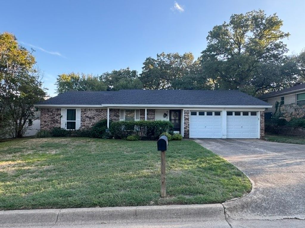 8408 Brookview Drive, North Richland Hills, TX 76182 — exterior