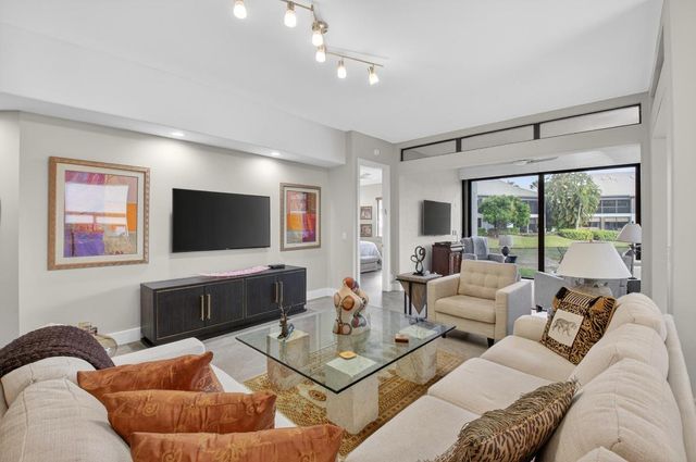 21222 Clubside Drive D, Boca Raton, FL 33434