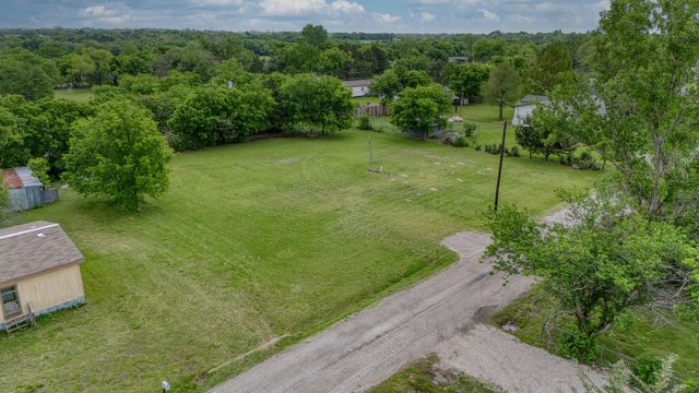 505 John Fielder Drive, Southmayd, TX 75092