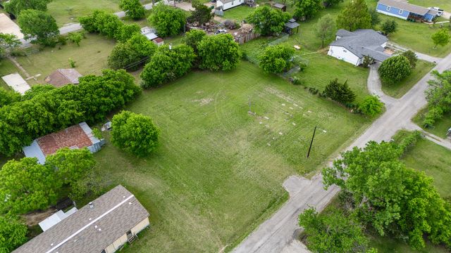 505 John Fielder Drive, Southmayd, TX 75092