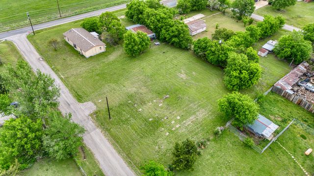 505 John Fielder Drive, Southmayd, TX 75092