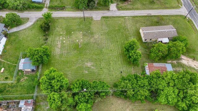 505 John Fielder Drive, Southmayd, TX 75092