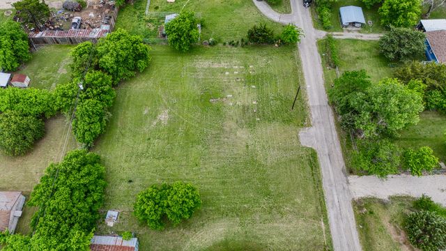 505 John Fielder Drive, Southmayd, TX 75092