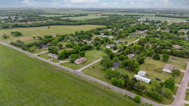 505 John Fielder Drive, Southmayd, TX 75092
