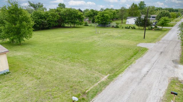 505 John Fielder Drive, Southmayd, TX 75092