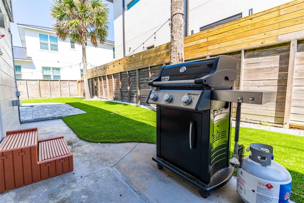 Image 33 of property listing at 602 S ATLANTIC AVENUE, New Smyrna Beach, FL 32169