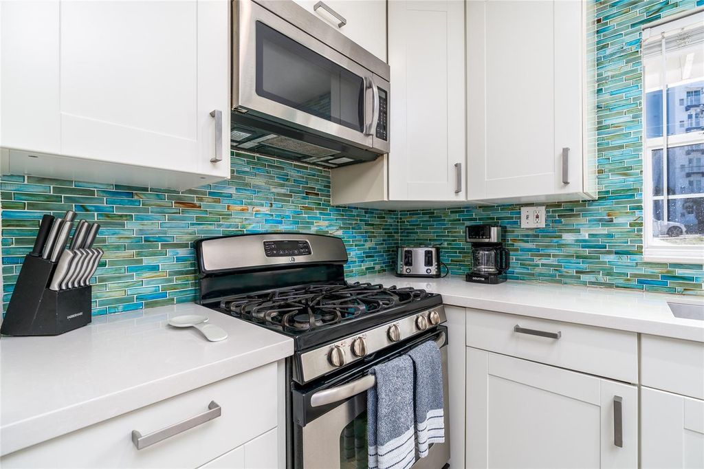 Image 6 of property listing at 602 S ATLANTIC AVENUE, New Smyrna Beach, FL 32169