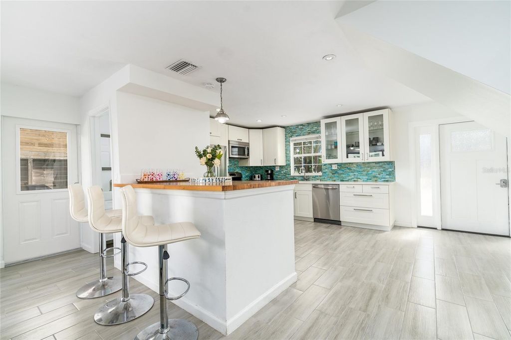 Image 8 of property listing at 602 S ATLANTIC AVENUE, New Smyrna Beach, FL 32169