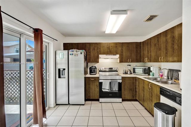13780 SW 160th Ter, Miami, FL 33177