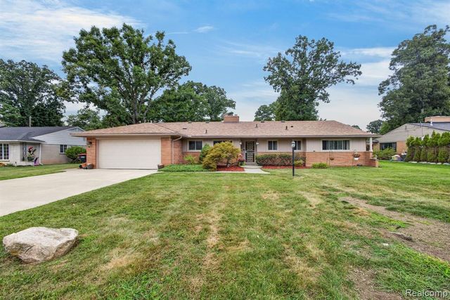 22902 S Bellwood Drive, Southfield, MI 48034