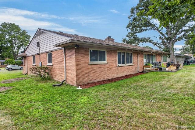 22902 S Bellwood Drive, Southfield, MI 48034