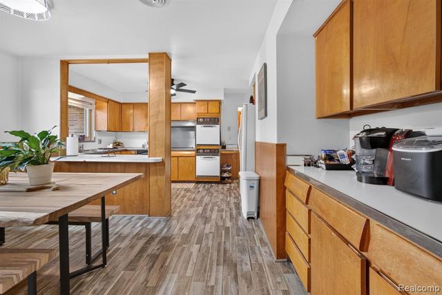 22902 S Bellwood Drive, Southfield, MI 48034