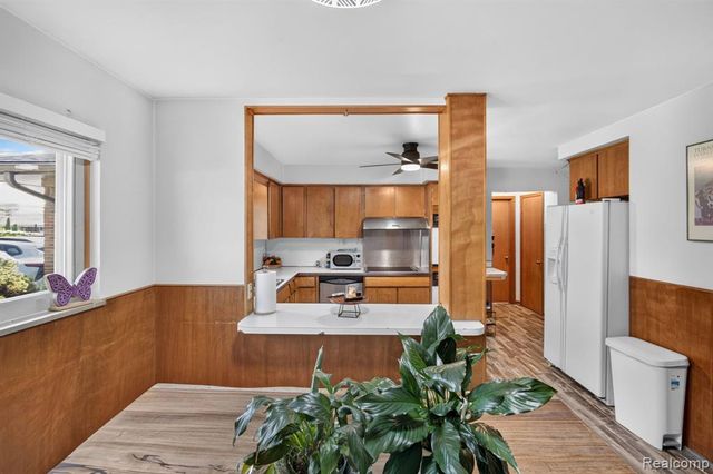 22902 S Bellwood Drive, Southfield, MI 48034