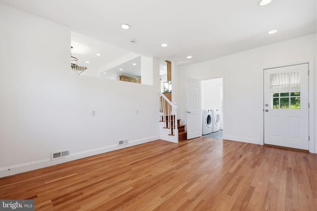 34 WOOSAMONSA RD, Pennington, NJ 08534