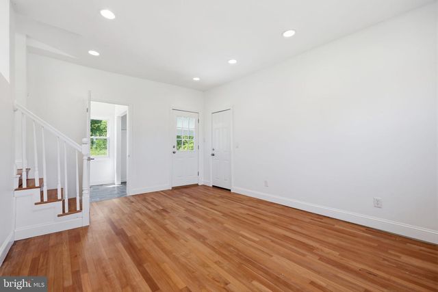 34 WOOSAMONSA RD, Pennington, NJ 08534
