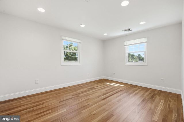 34 WOOSAMONSA RD, Pennington, NJ 08534