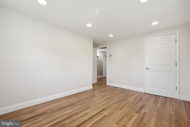 34 WOOSAMONSA RD, Pennington, NJ 08534