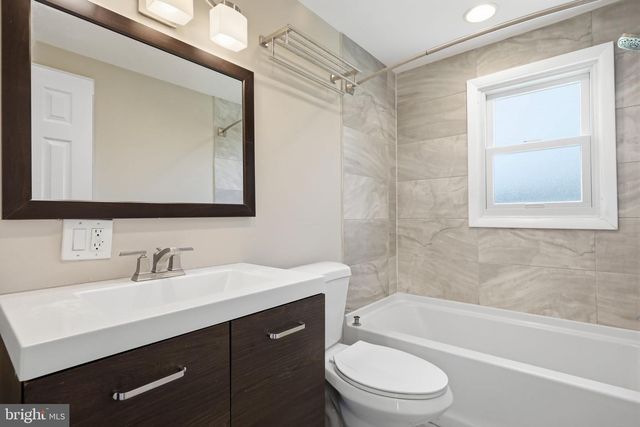 34 WOOSAMONSA RD, Pennington, NJ 08534