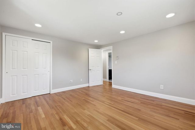 34 WOOSAMONSA RD, Pennington, NJ 08534