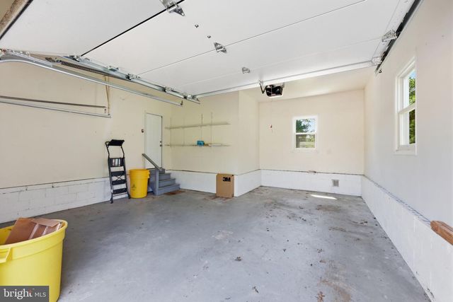 34 WOOSAMONSA RD, Pennington, NJ 08534