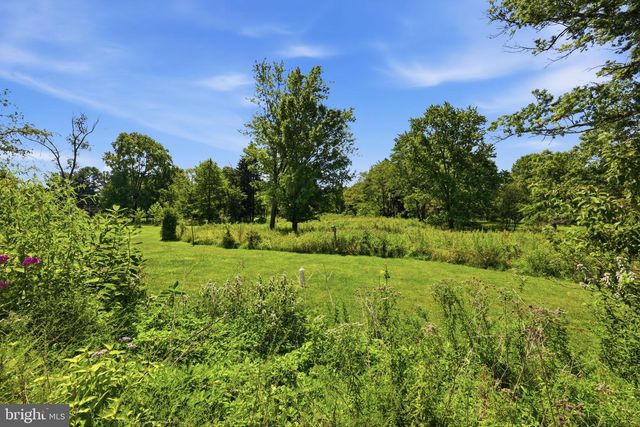 34 WOOSAMONSA RD, Pennington, NJ 08534